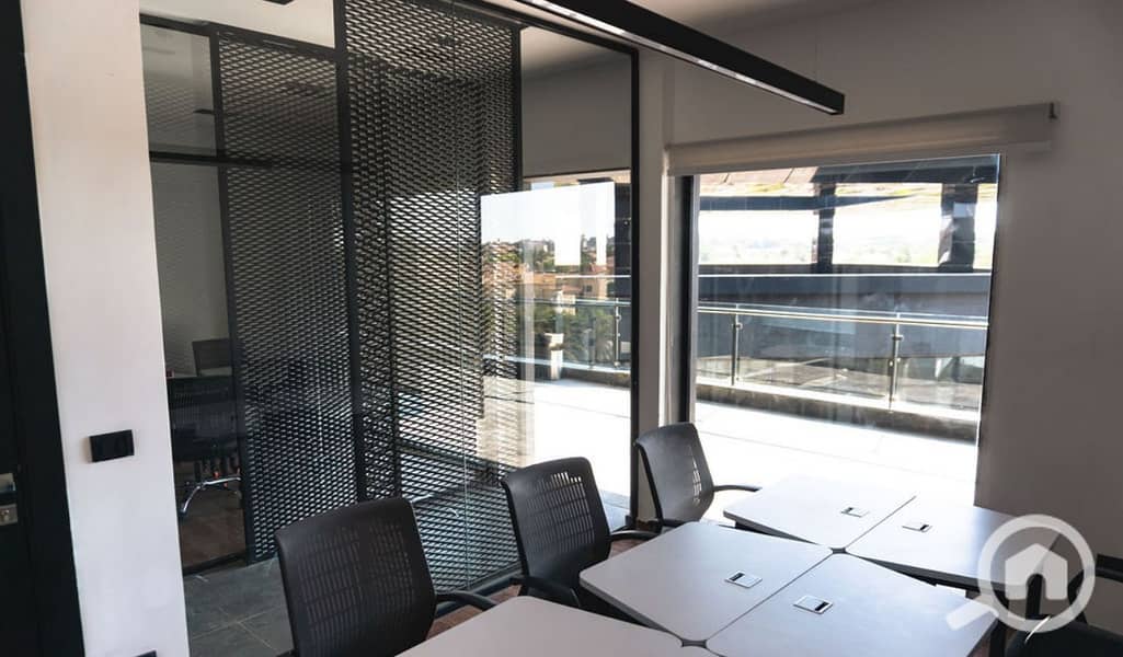 4 6e6a816d-3c46-4040-87eb-37291e2ec17a. jpg