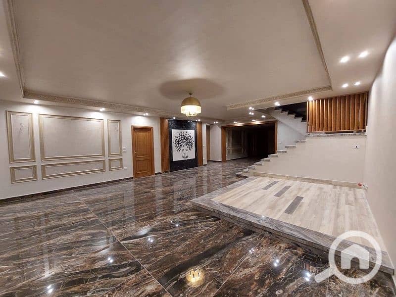 قصر ملكي ١٣ غرفة ماستر للايجار اليومي بمدينة الشيخ زايد