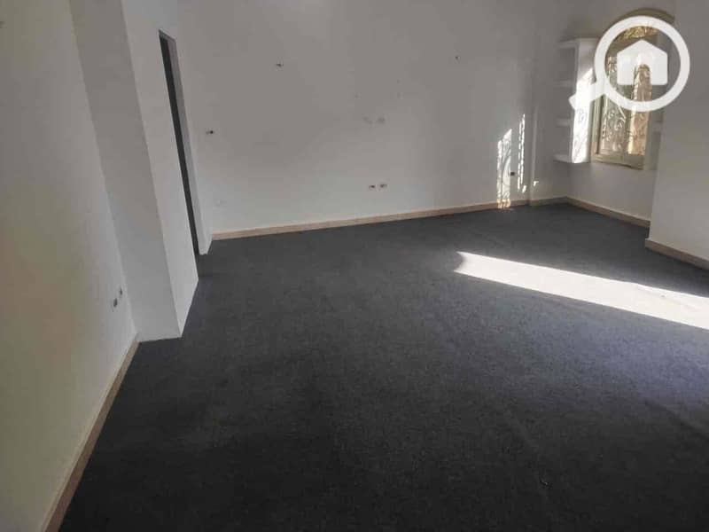 2 1c43ca0f-3133-4199-879c-d1984faca8fa. jpg