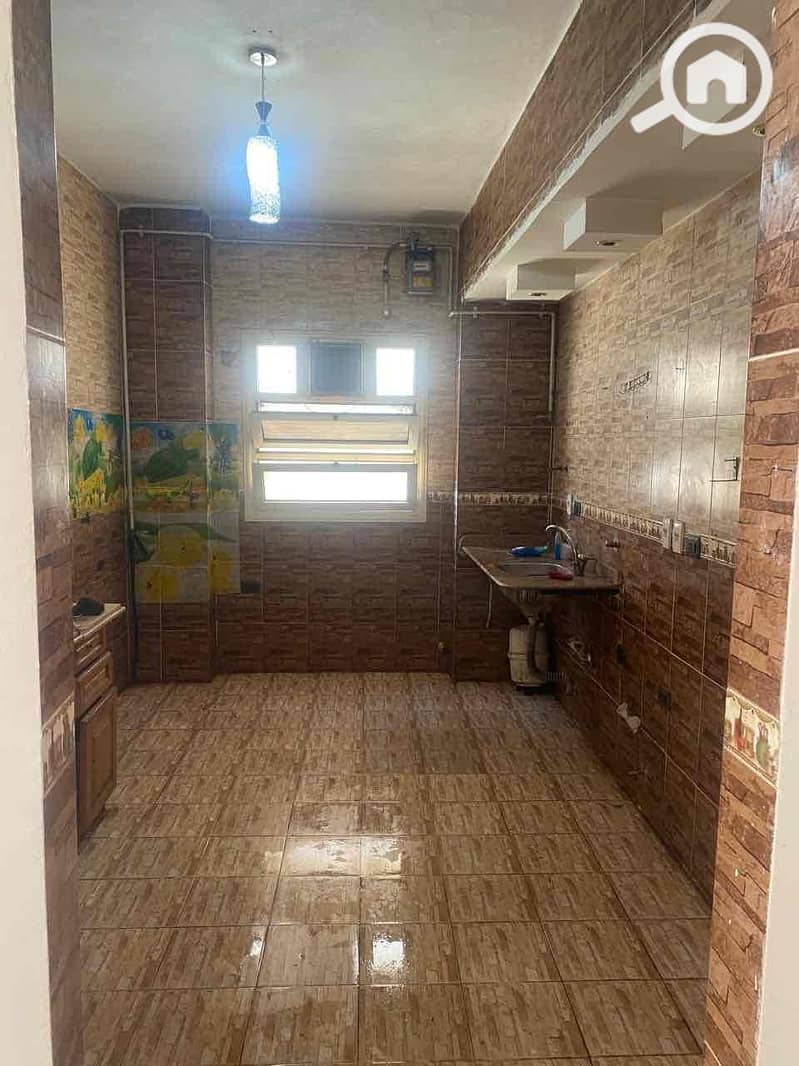 12 933fd732-8beb-4844-927a-13ca24d91856. jpg