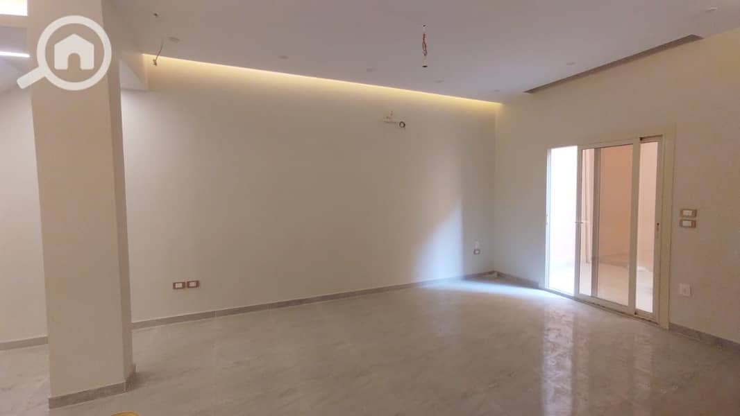 2 7bf1fc5d-60af-4cc5-ac38-f90cf4e92b30. jpg