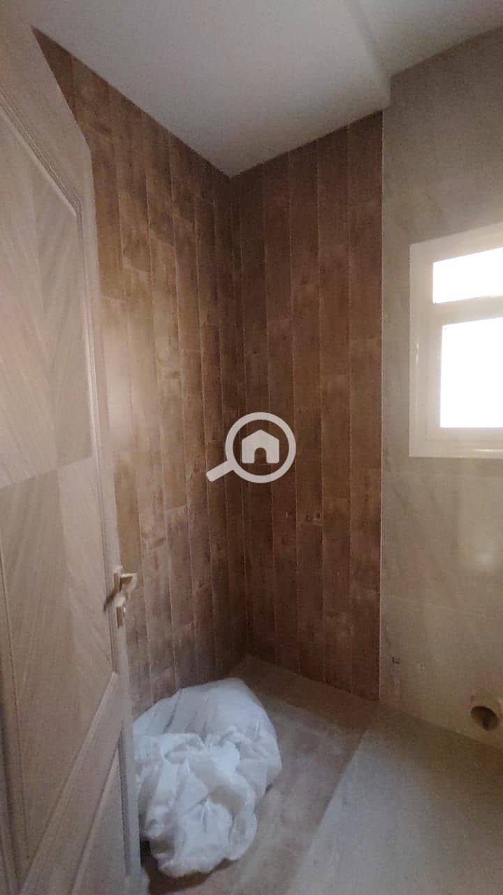 10 14c355ec-ae23-4013-a359-d7e924889460. jpg