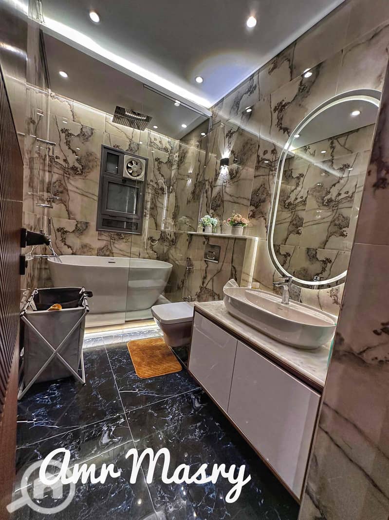 12 8b2438b1-7a11-4397-9b24-adc36268352b. jpg