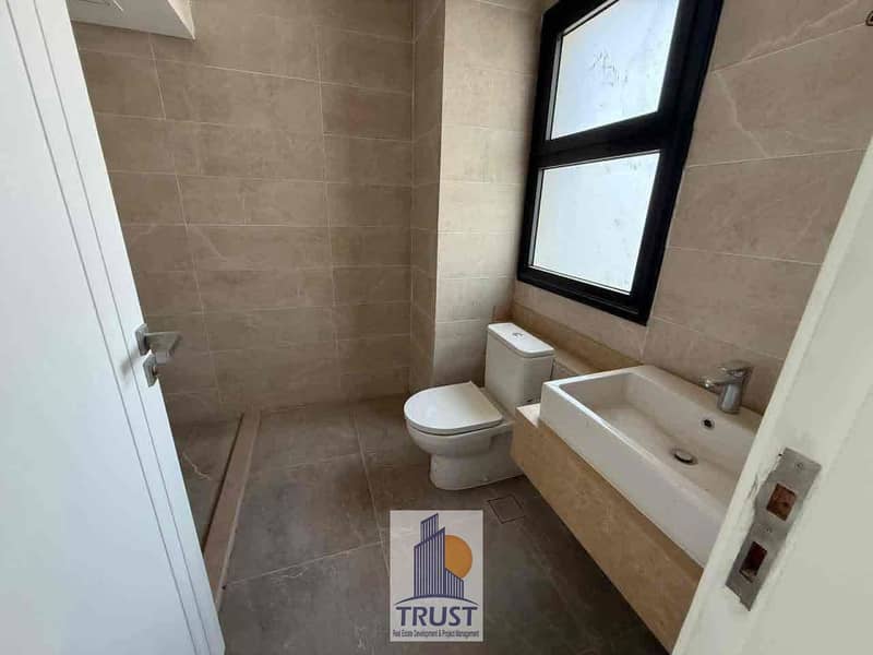 4 056e54ef-dbda-4316-a4e4-500bf4eb51db. jpg