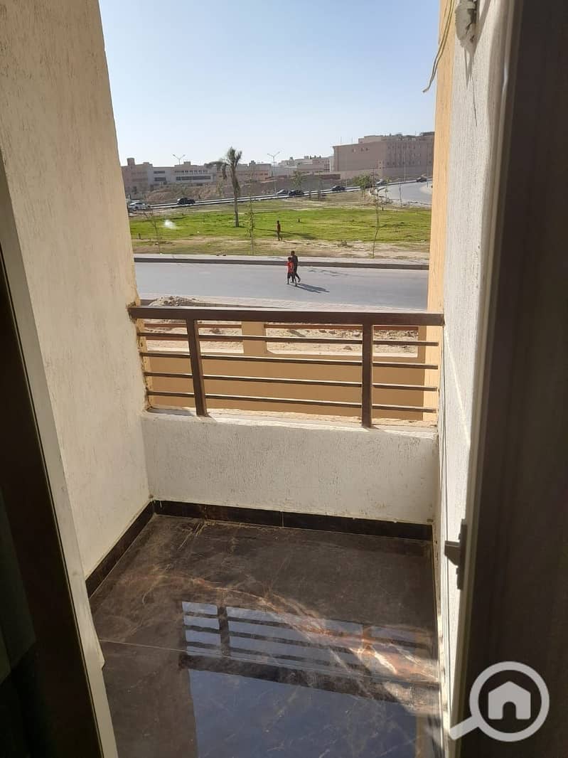 5 d82e38d0-c51e-4d1c-9654-c7351ec47b99. jpg