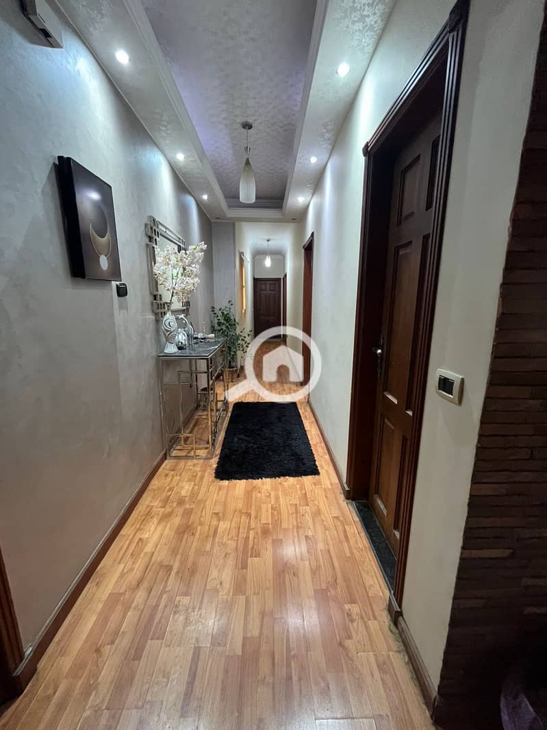 5 8935c67d-6348-4427-8428-ad8aa8a2f189. jpg