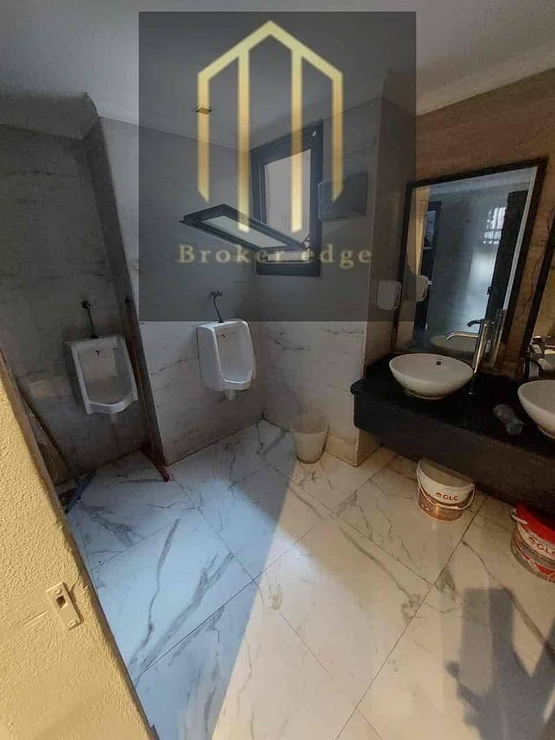 7 319540ad-248e-41e9-b7e4-2e4c8b3e07d3. jpg