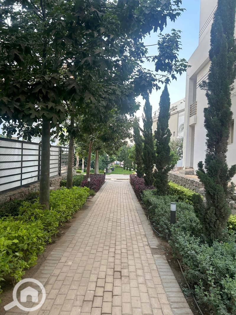 7 7d12fc96-dcf4-4ac9-9c9d-a23ea22e84a5. jpg