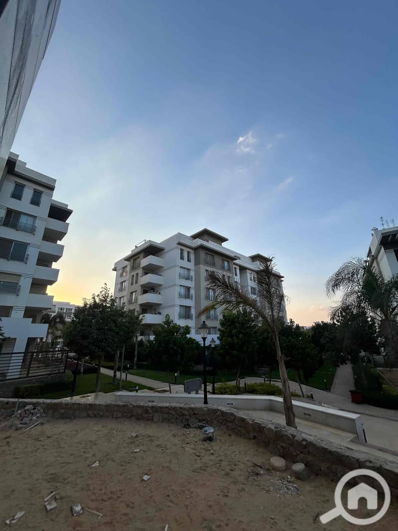 8 4df80da7-6fa0-4129-a81d-4f1541a72d52. jpg