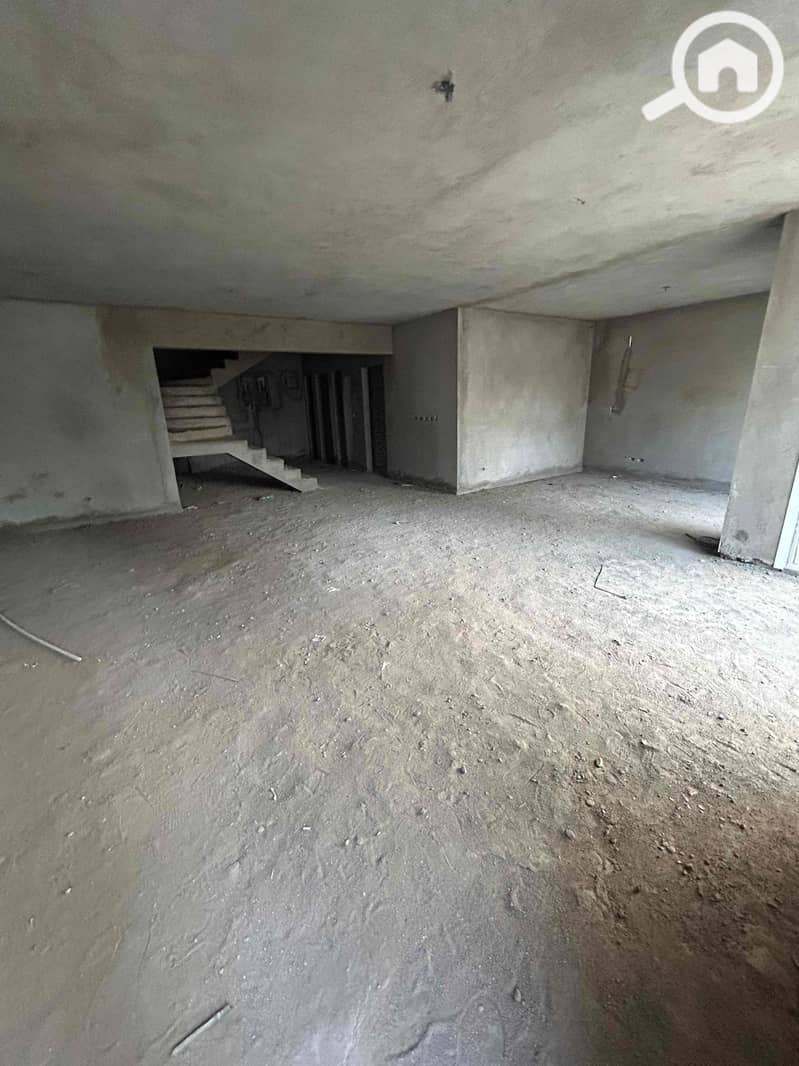 10 5afe279b-eca8-4253-9452-bacfaf76a7c4. jpg