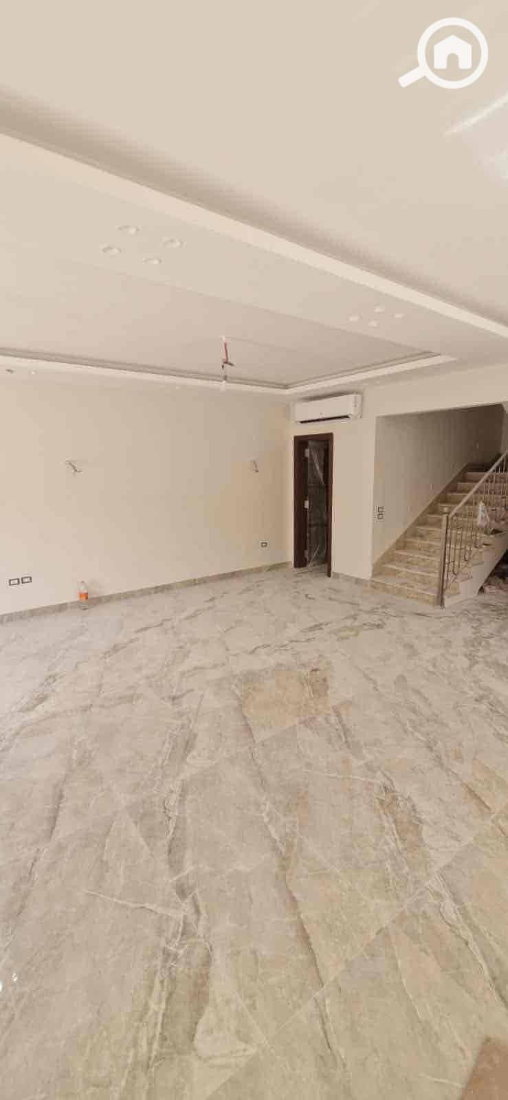 2 43c3ccde-aba5-4480-8fe3-106e3fd47ce4. jpg