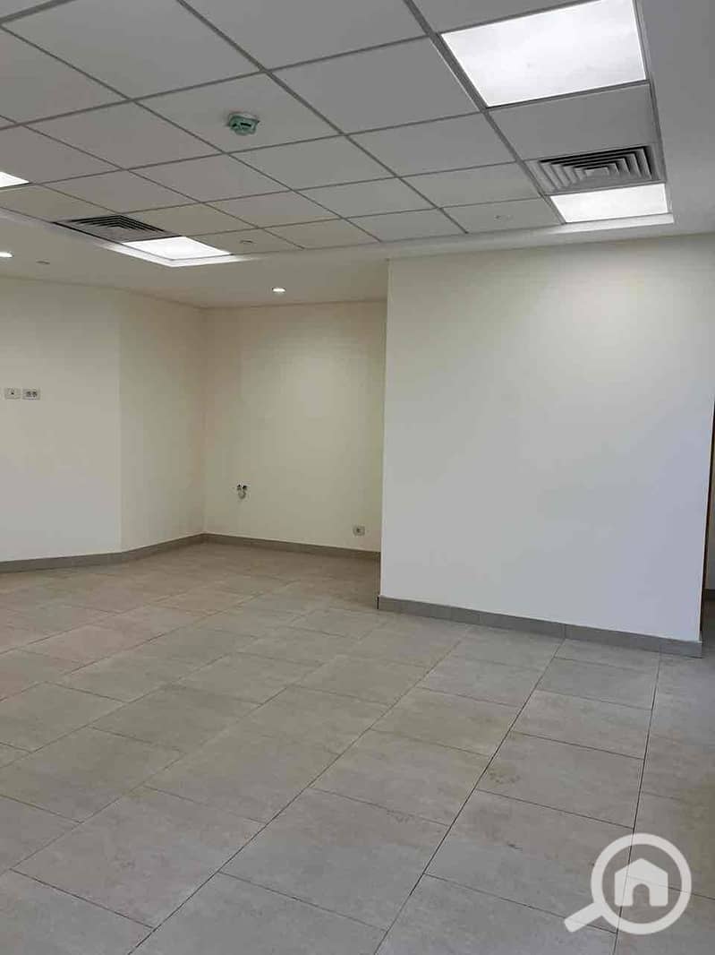 4 1d650681-0d69-4b1e-91f3-a71508a237ba. jpg