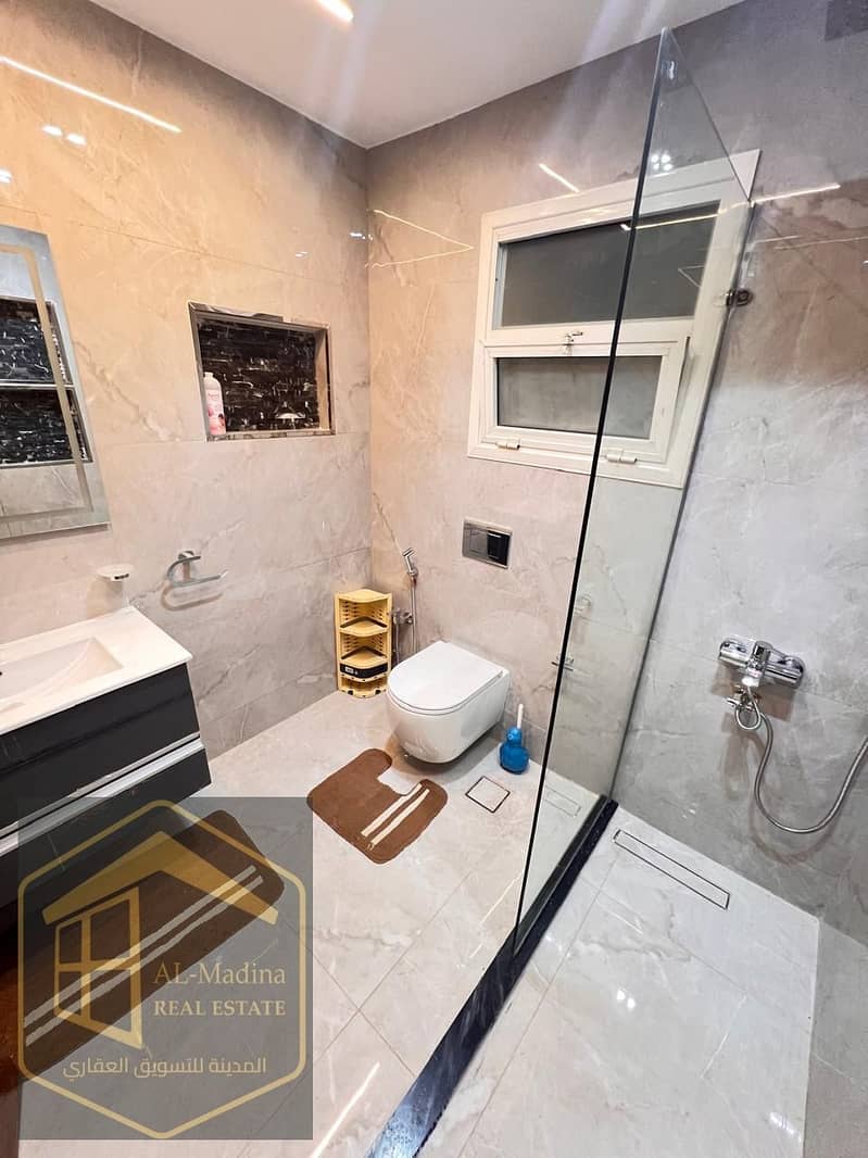 16 WhatsApp Image 2025-12-01 at 14.17. 50 (2). jpeg