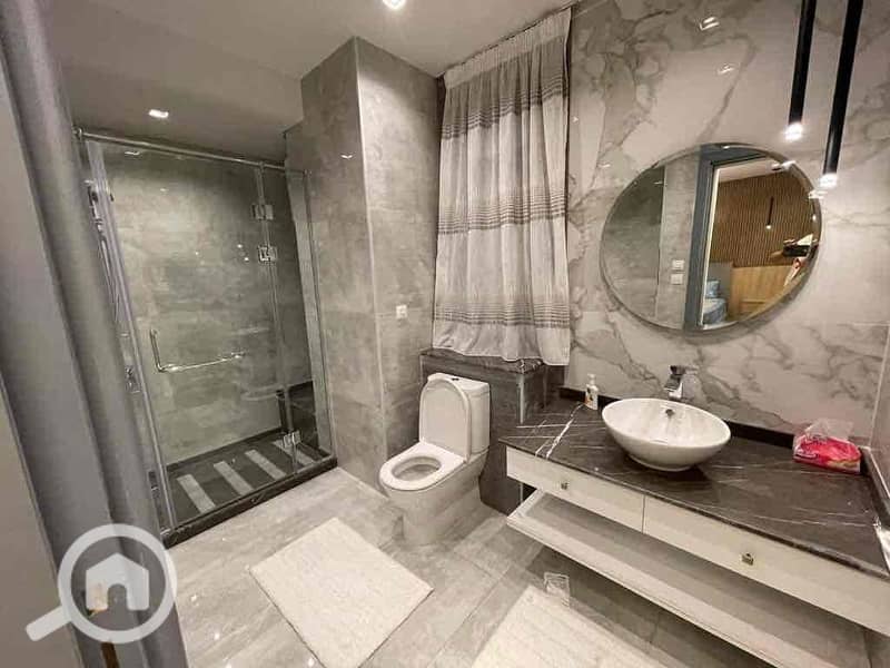 4 63fc8403-6449-4181-b1e7-3ab297c7ee6d. jpg