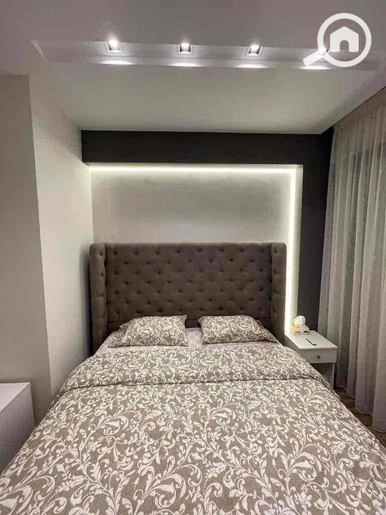 10 966cd037-9a67-49a1-9e9a-2909dab727e7. jpg