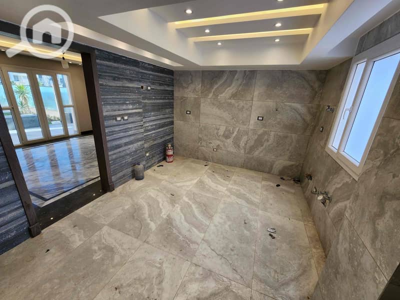 18 4815f94d-e3fe-4d0d-b0e9-ea4e2b67dec3. jpg