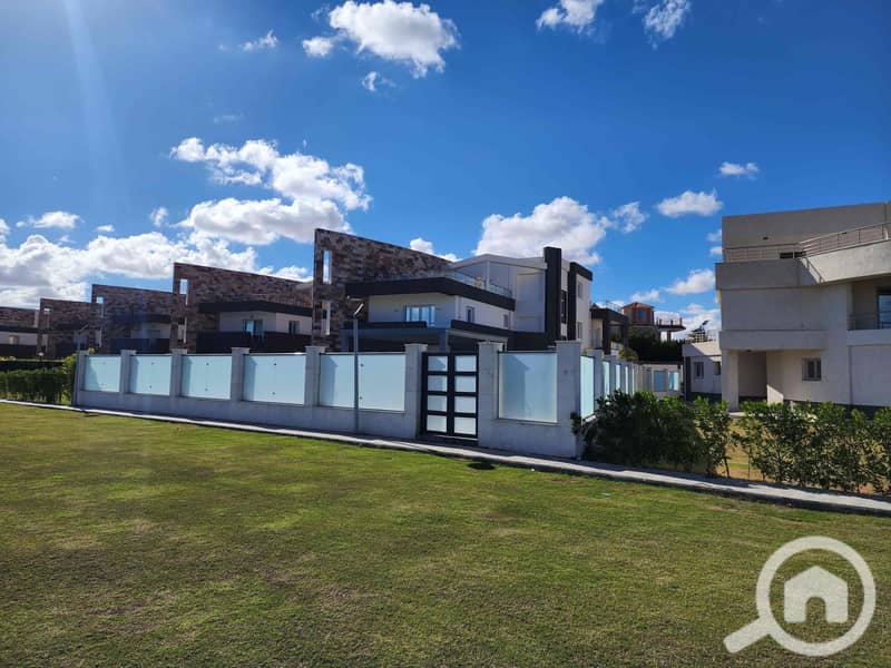 20 0ce3aaf0-85c9-46ba-92bd-53f75c1fc29c. jpg