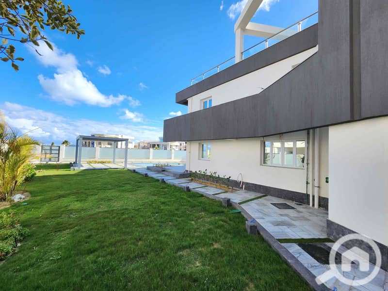 25 16ae7054-6b0d-4b68-a317-ea758f7b8cdb. jpg