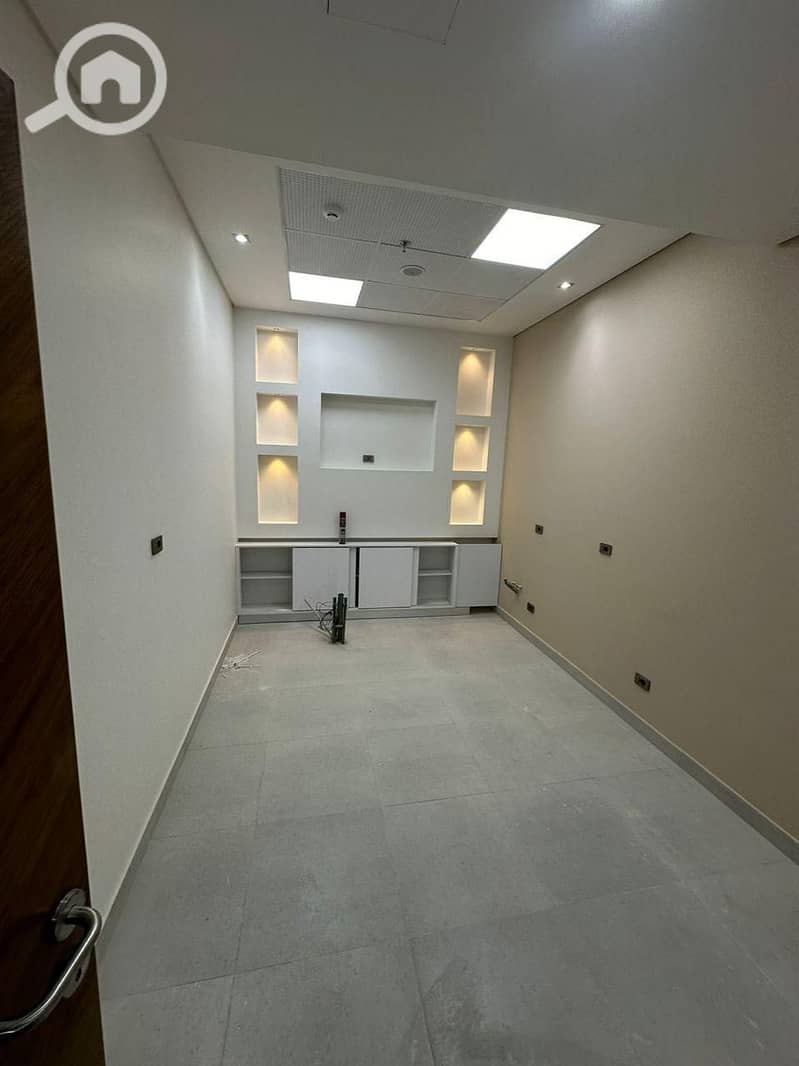 3 WhatsApp Image 2025-12-01 at 11.09. 29 PM (2). jpeg