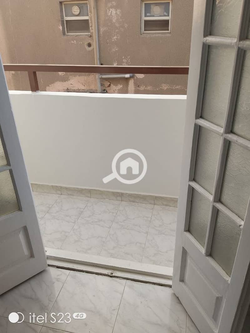 4 7ccef5a9-3d2d-4639-852d-f33e3cc11540. jpeg