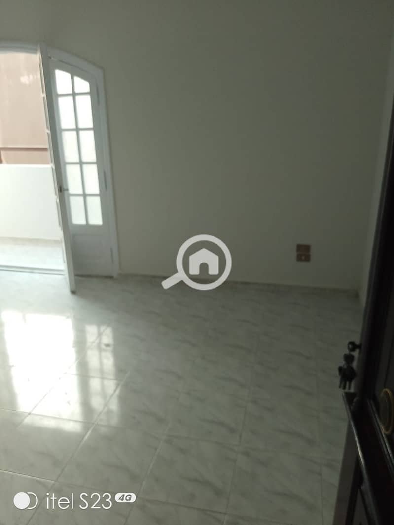 9 e86c8cce-6e26-4e05-a5c1-c9f3c264614c. jpeg