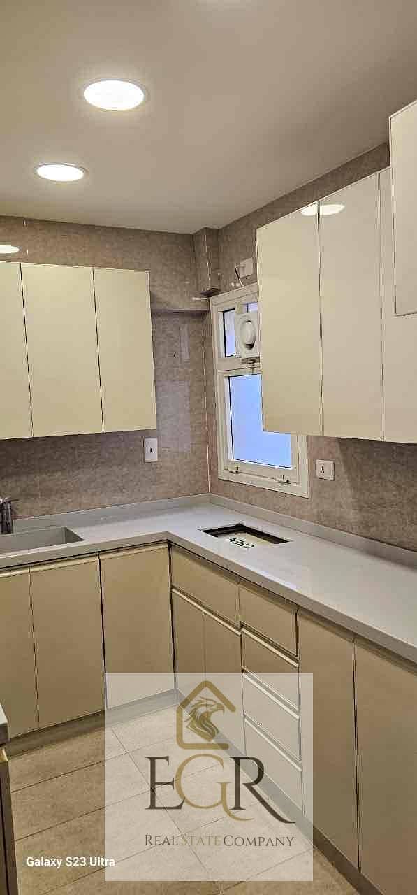 7 f584eebe-1abe-45dc-90a8-49dd588ccd03. jpg