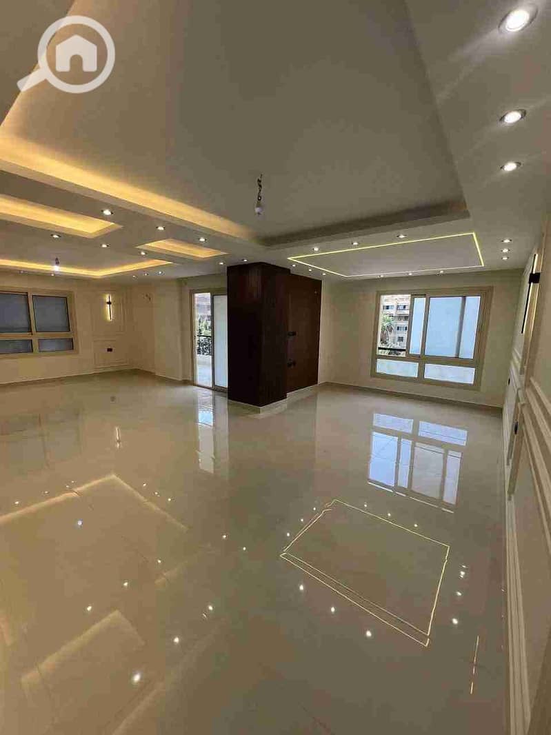 1000579312. jpg 1000579312. jpg