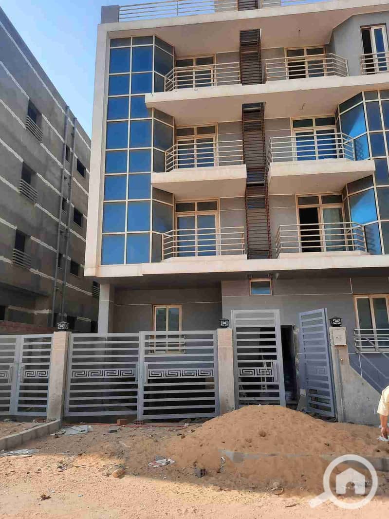 1000207118. jpg 1000207118. jpg