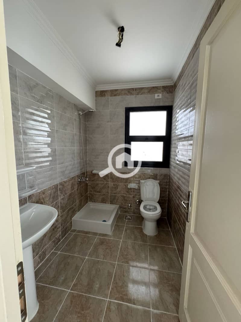 6 5d1ac279-d2eb-4ab5-9e2f-2a8cf0974826. jpg