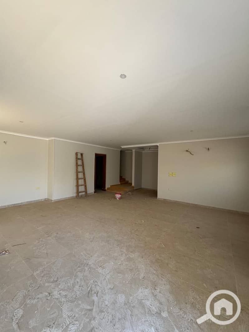 10 b569ce99-b070-4856-9fa5-c4df8fe7835f. jpeg