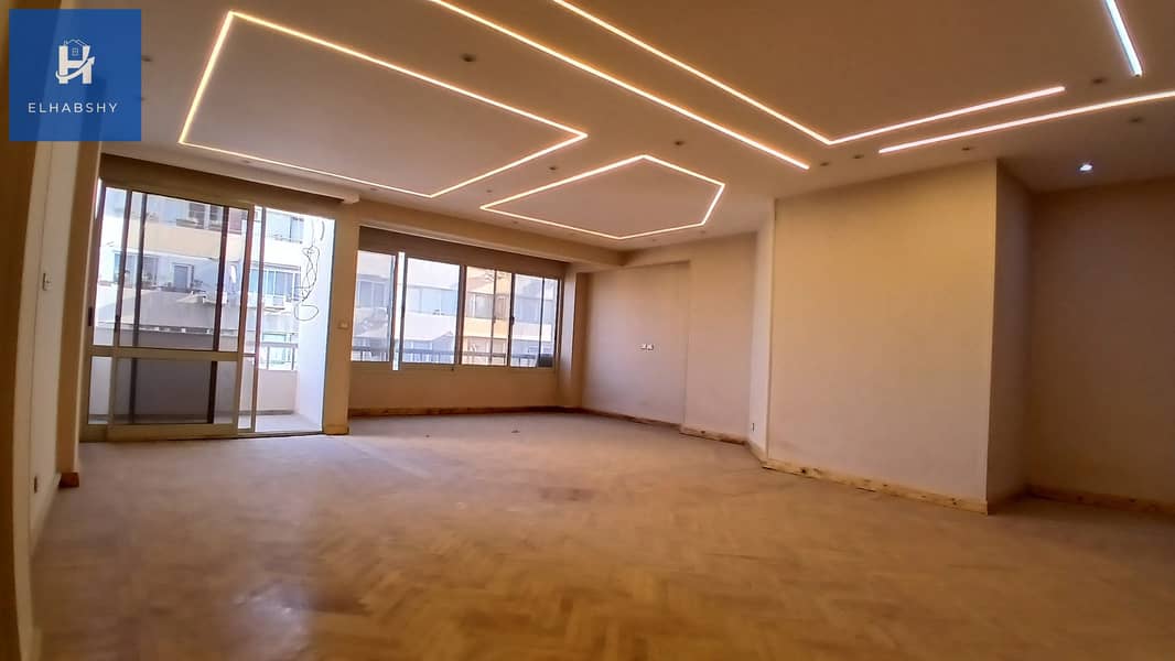 2 شقة للبيع فى المهندسين  فى شارع عبد المنعم رياض الرئيسى240م  فيو رائع تشطيب حديث  (2). jpg