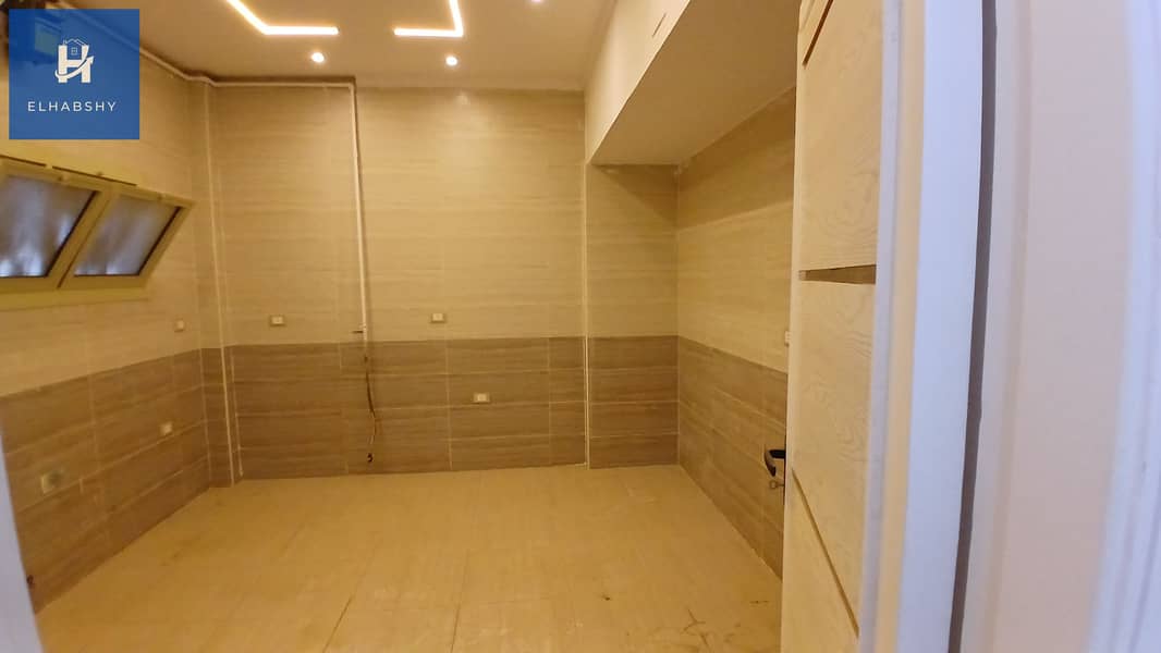 7 شقة للبيع فى المهندسين  فى شارع عبد المنعم رياض الرئيسى240م  فيو رائع تشطيب حديث  (7). jpg