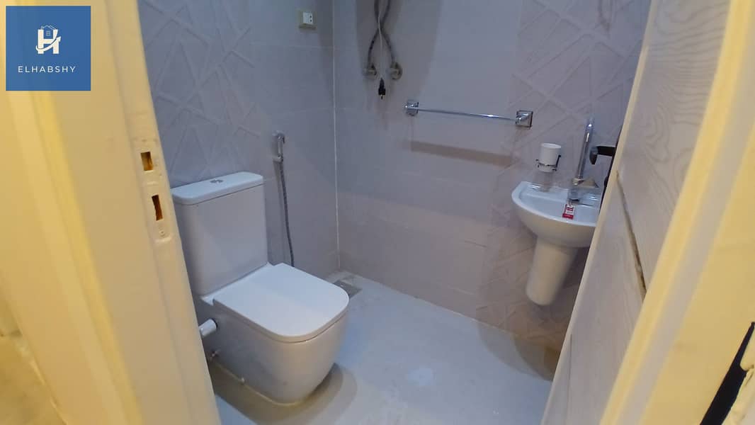 8 شقة للبيع فى المهندسين  فى شارع عبد المنعم رياض الرئيسى240م  فيو رائع تشطيب حديث  (8). jpg