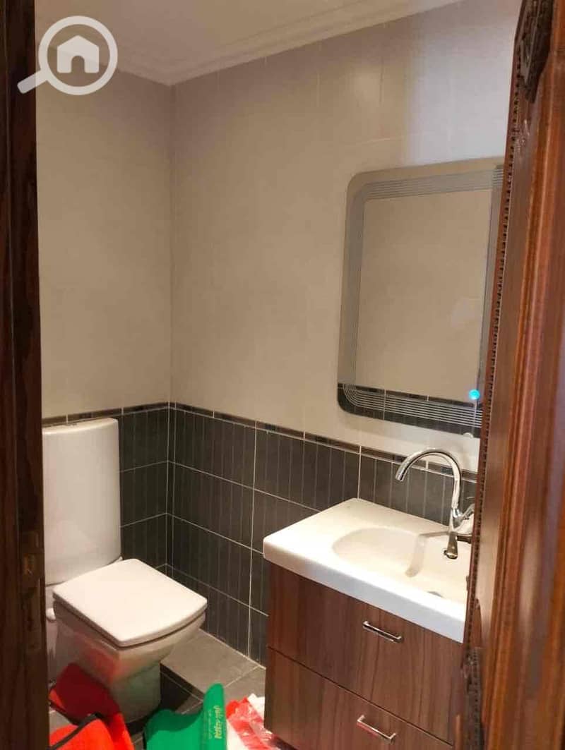 2 032e6b16-b4f3-46c5-8813-2ffbe730d4bb. jpg