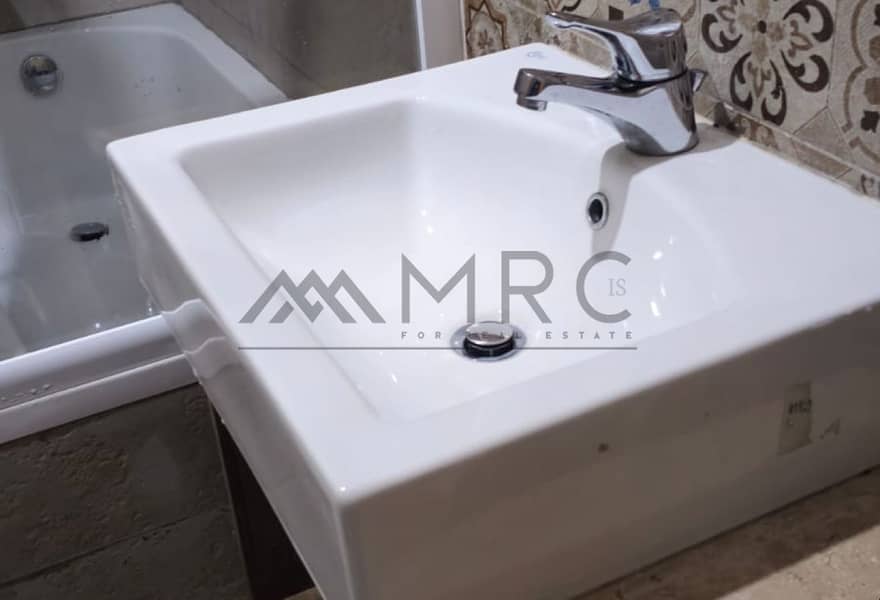 4 cf0d706e-f332-4385-8ad5-e68574c6086d. jpg