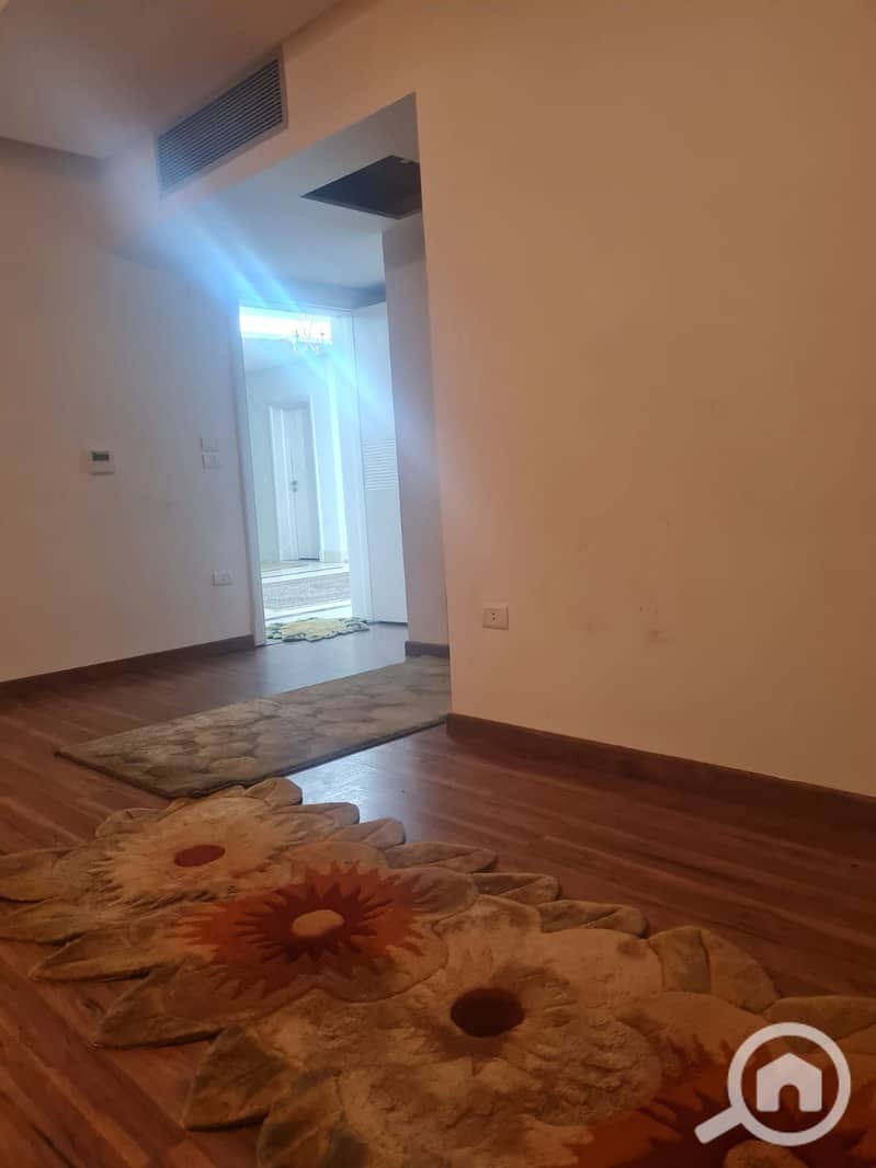 5 43c0e567-4d9a-4a5d-9631-7e94a84f5a09. jpeg