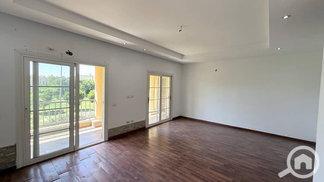 13 708f5cef-8791-4ea8-8b40-17497de9181b. jpg