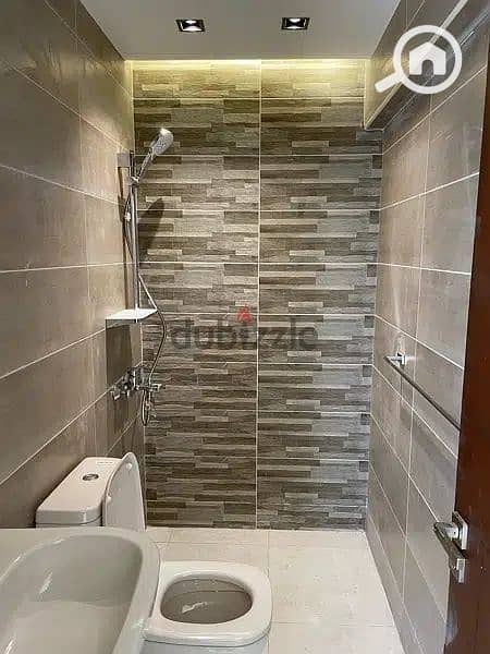 16 87146461-800x600. jpeg