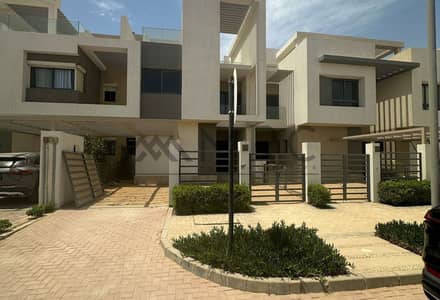 3 Bedroom Townhouse for Sale in New Cairo, Cairo - 726c37cf-d80e-4a03-b855-f9c867c4d9f9. jpg
