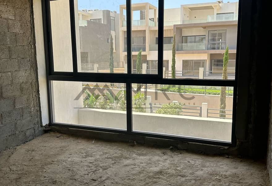 4 85a13b5f-3257-45ac-97c2-a89656c17c17. jpg