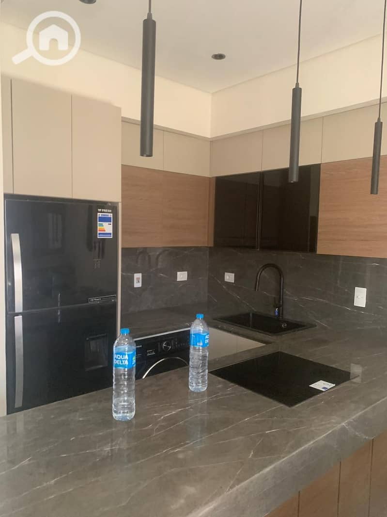 3 3da665f9-ac84-442e-8c9b-b8ec917ee59f. jpg