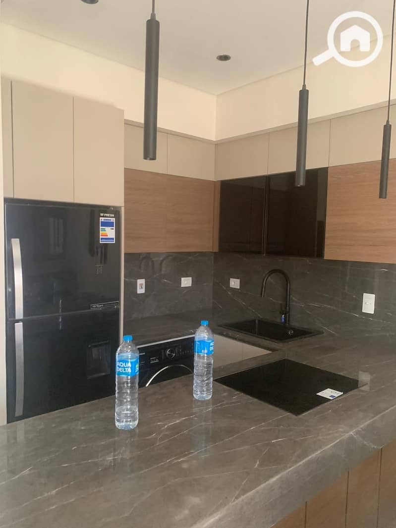 3 3da665f9-ac84-442e-8c9b-b8ec917ee59f. jpg