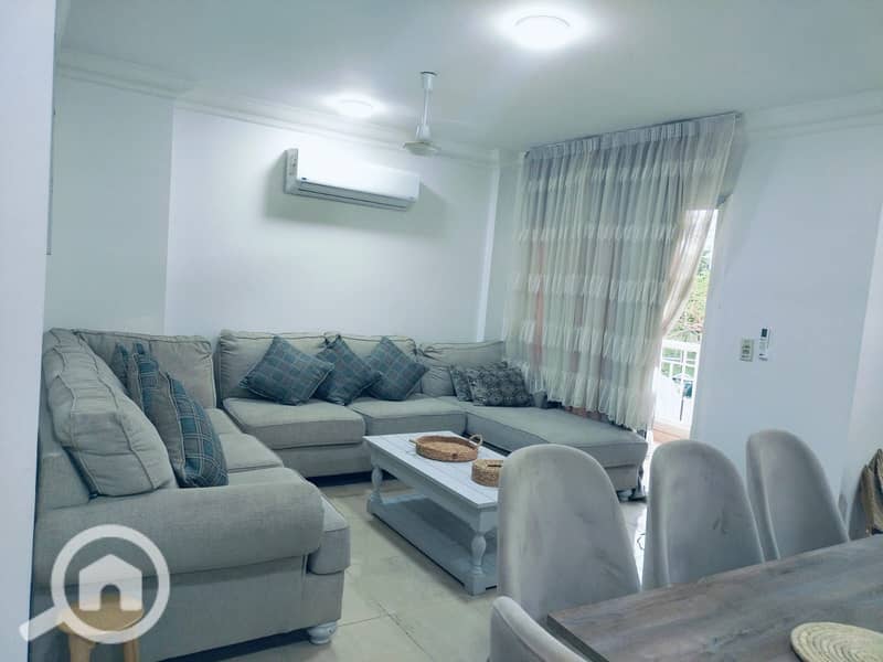 4 d82bfe5f-4b65-4738-b0e0-958e16b67ac5. jpeg