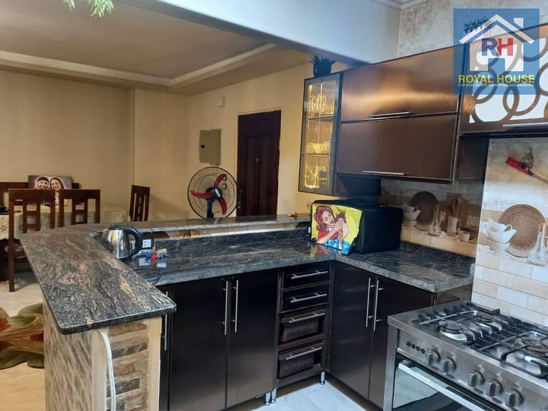 3 58cd8ec4-200b-4577-a2fe-a1fc73baaa36. jpeg