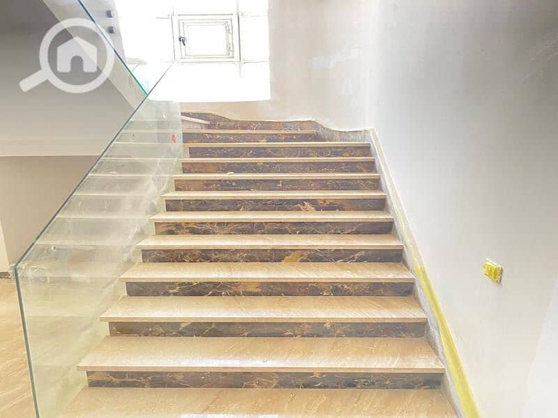 7 5b8dfb37-5ec2-4012-9417-b13bfc0bd134. jpg