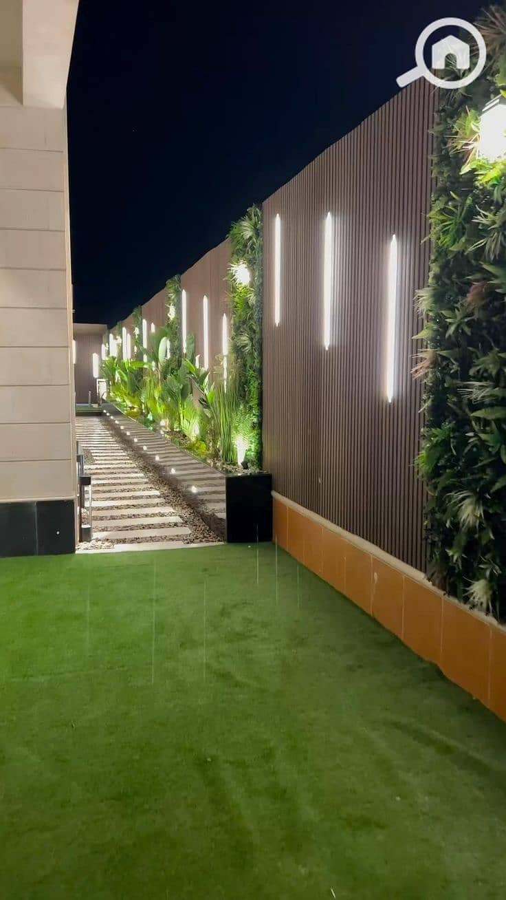 6 download (3). jpeg