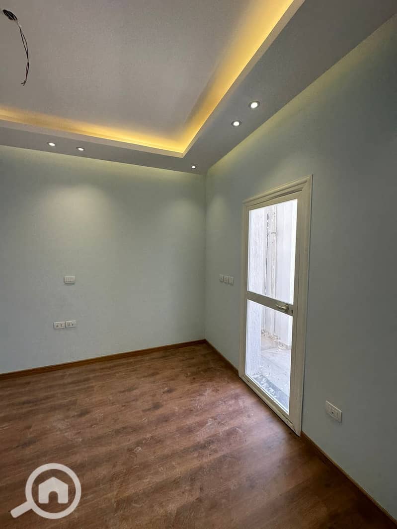 11 06862d5b-bbe0-4868-a5d8-a1a5cf92de67. jpg