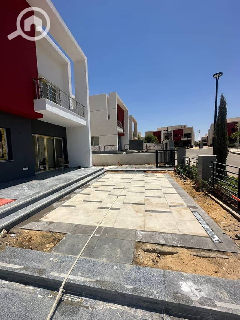 20 b52cac0b-0b80-47c8-871c-154a6b58b259. jpg