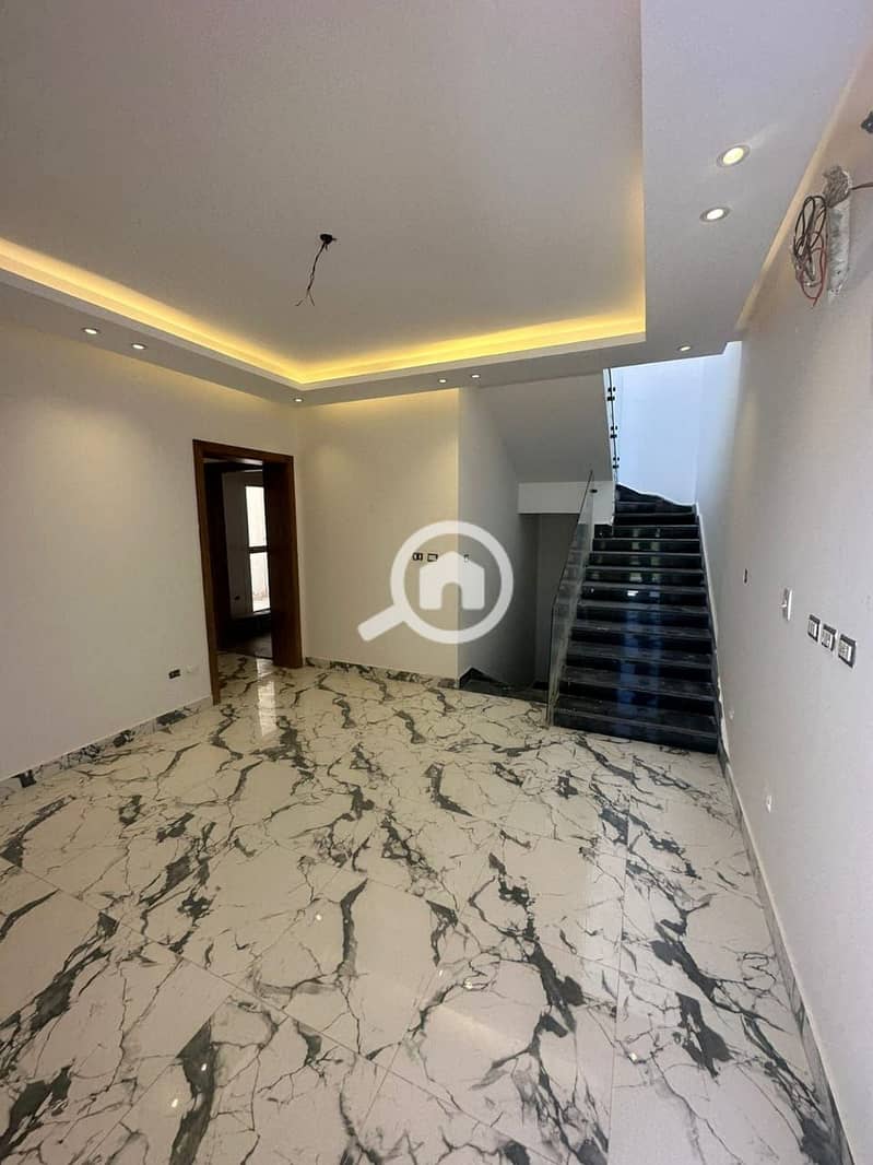 23 d15cd9cf-837c-4f3d-8d71-b9d181f85f1c. jpg