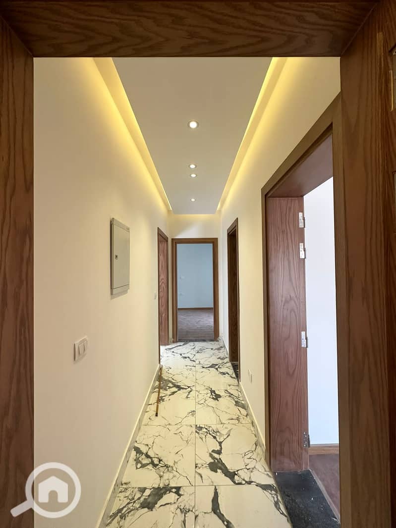 26 e9968600-9e3b-4b2e-80ae-e2a6c69fd03c. jpg